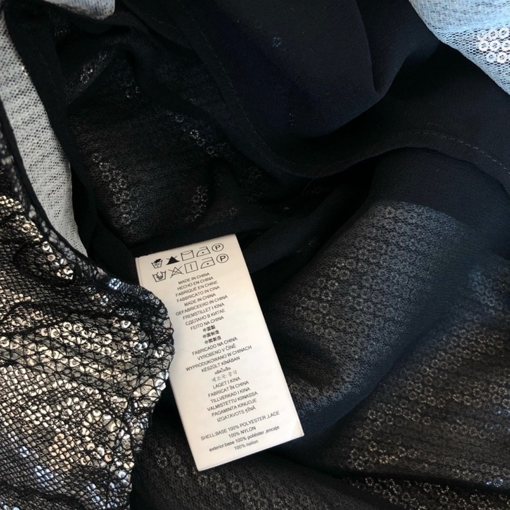 Michael Kors Shimmering Black Silver Sequin Dress
Women’s Size S - Picture 7 of 8
